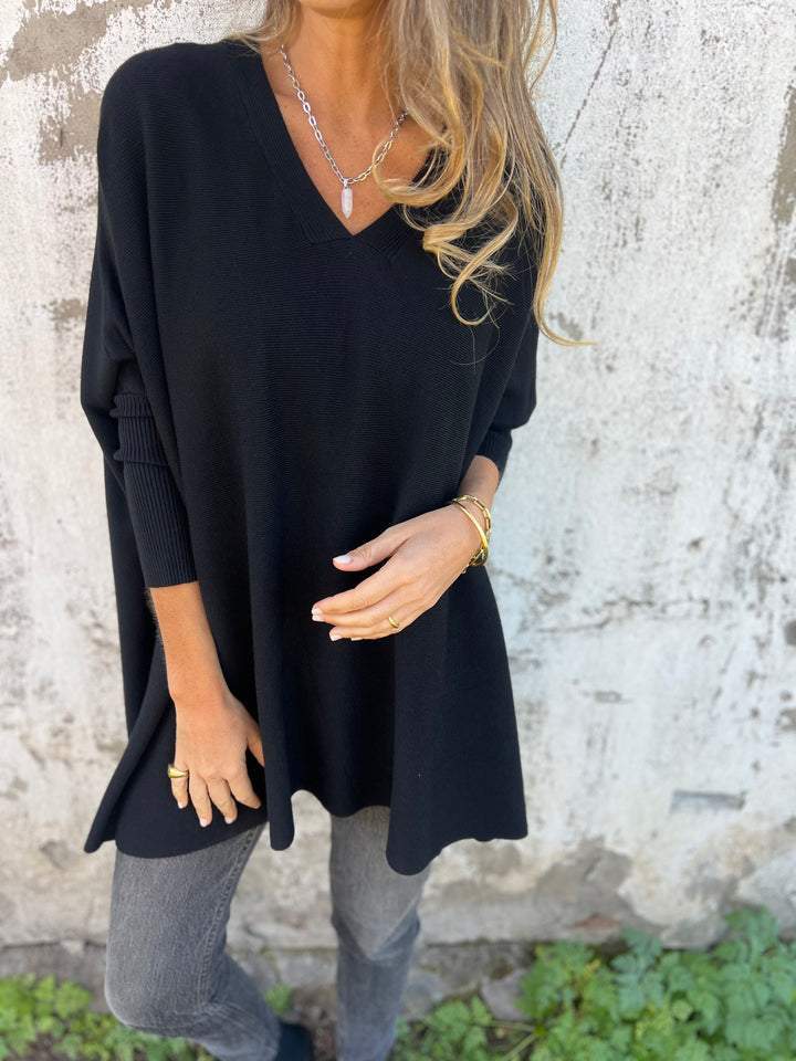 Cherry - Oversized V-Neck Knit Pullover