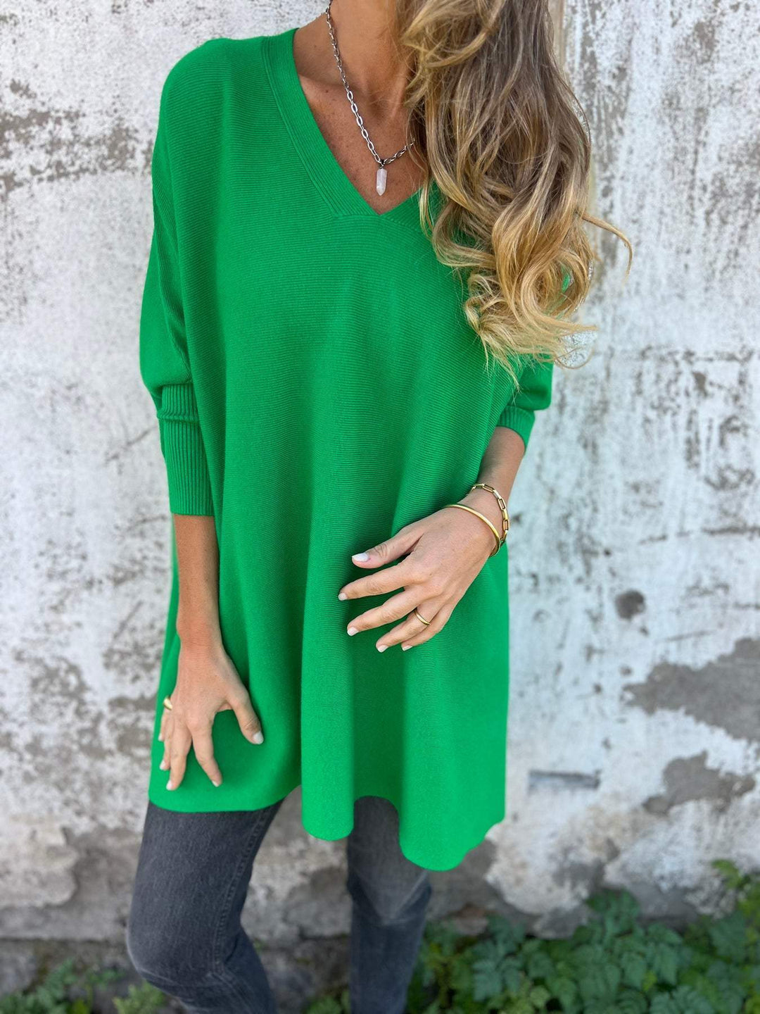 Cherry - Oversized V-Neck Knit Pullover
