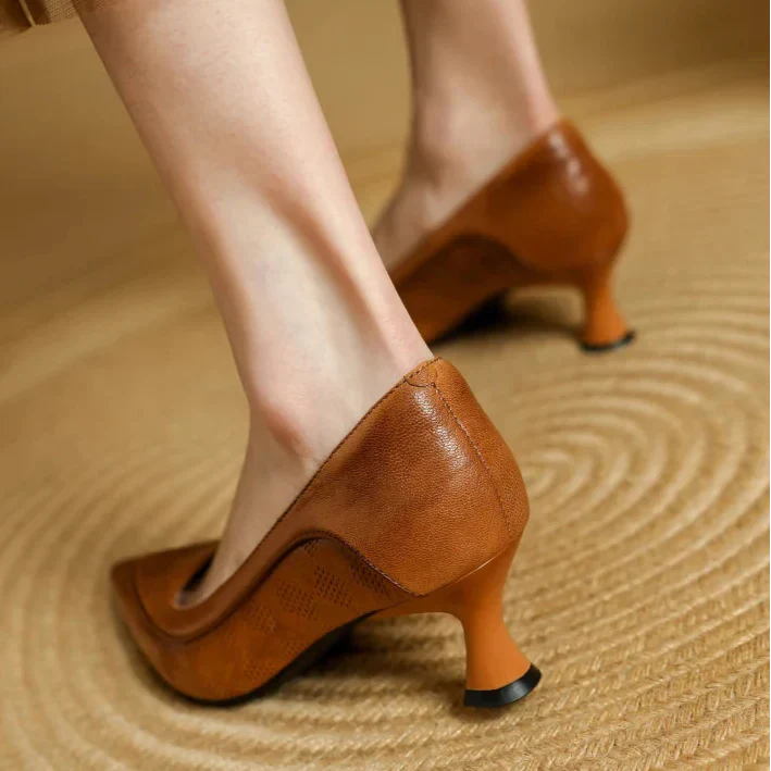 Siona - Classic Mid-Heel Pump