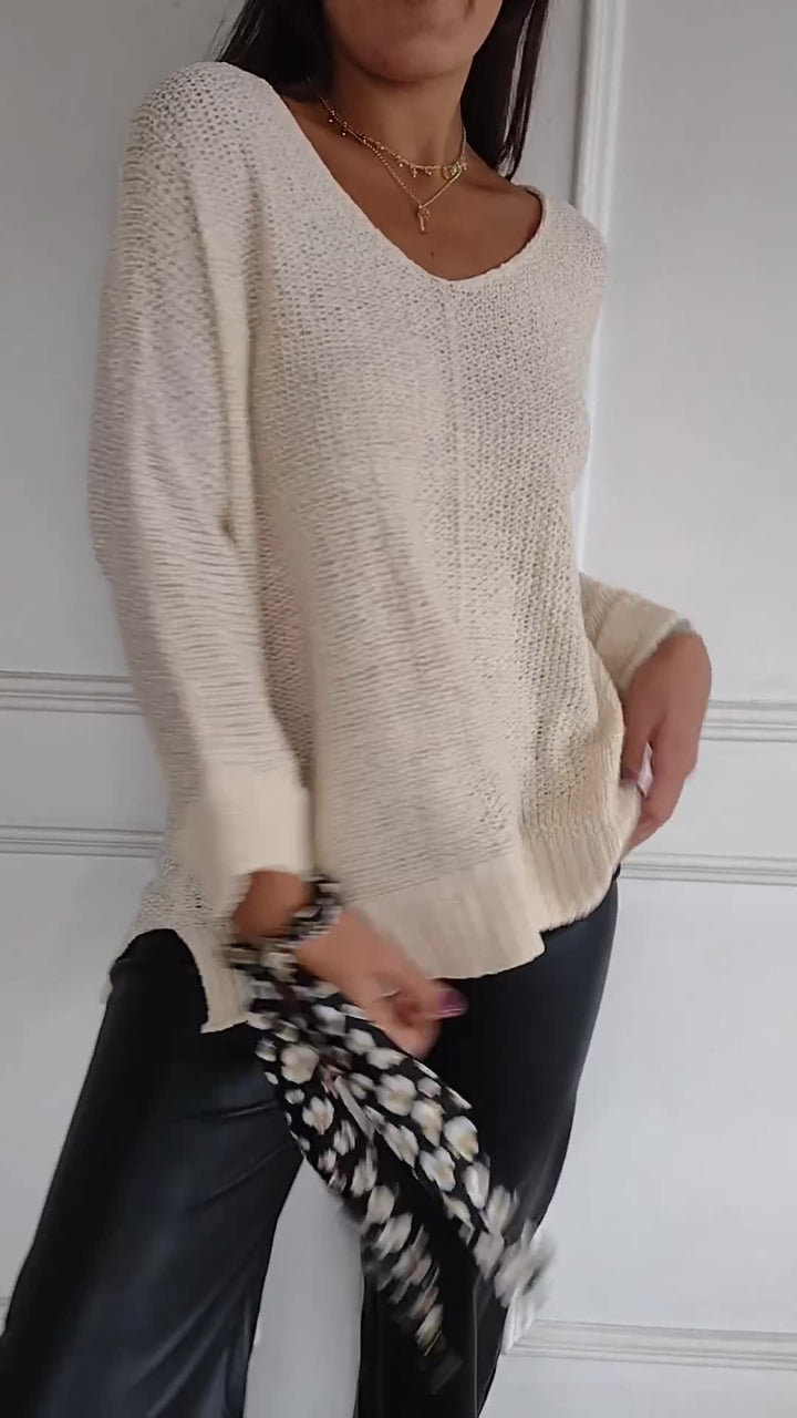 Elsa-Lightweight Knit V-Neck Jumper